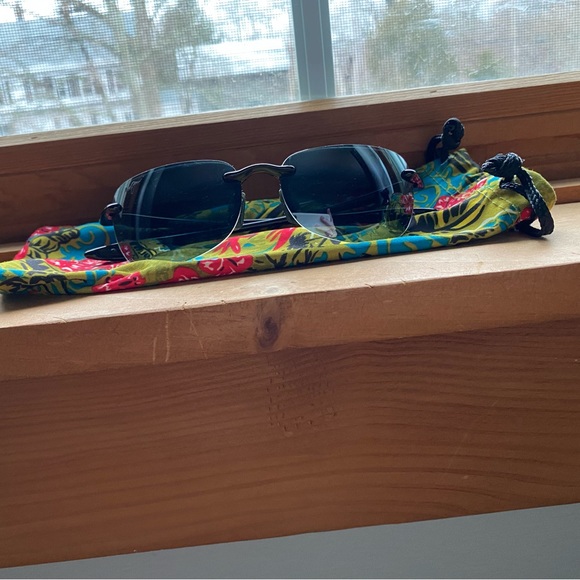 Maui Jim sunglasses - Picture 1 of 4